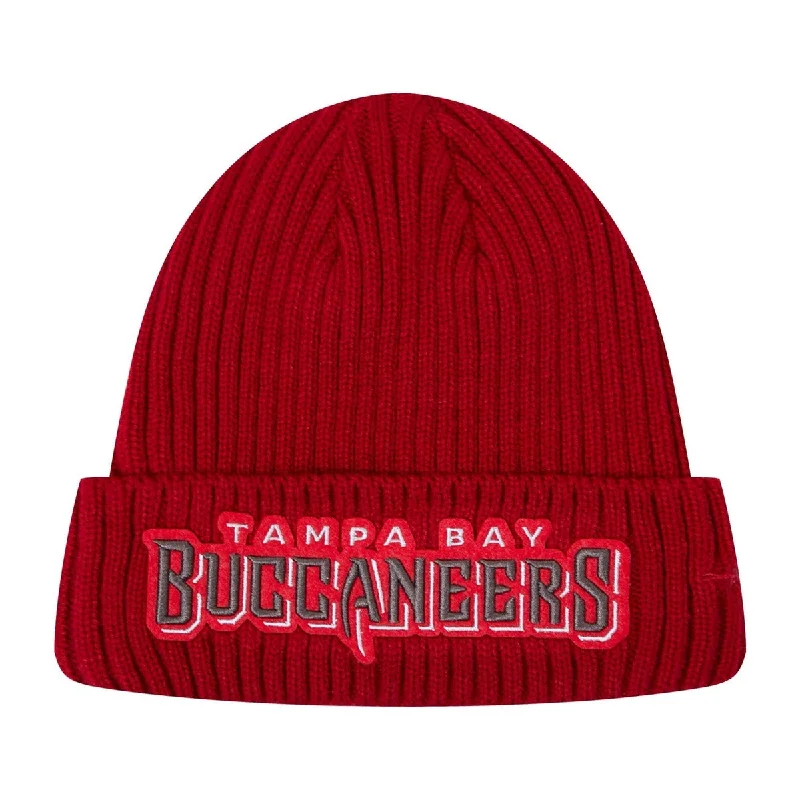 Retro cap with 80s-inspired color blocks -NFL TAMPA BAY BUCCANEERS CLASSIC CORE UNISEX BEANIE (DARK RED)