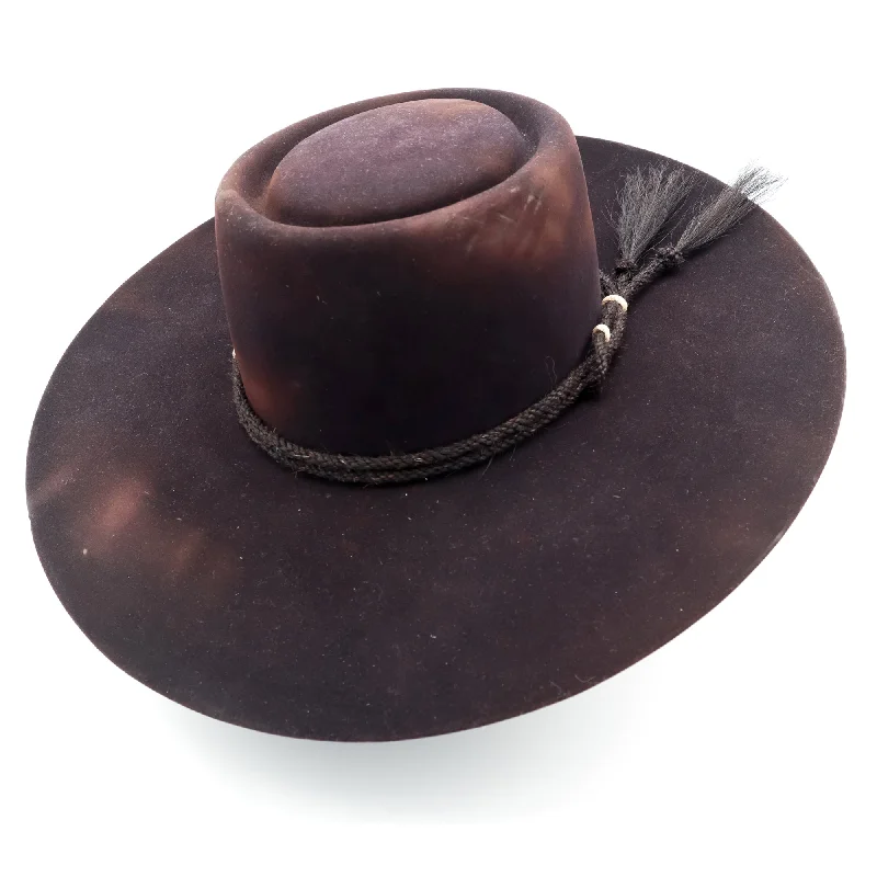 Vintage-inspired straw cloche hat for women with a retro and feminine design -Vaquero Distressed