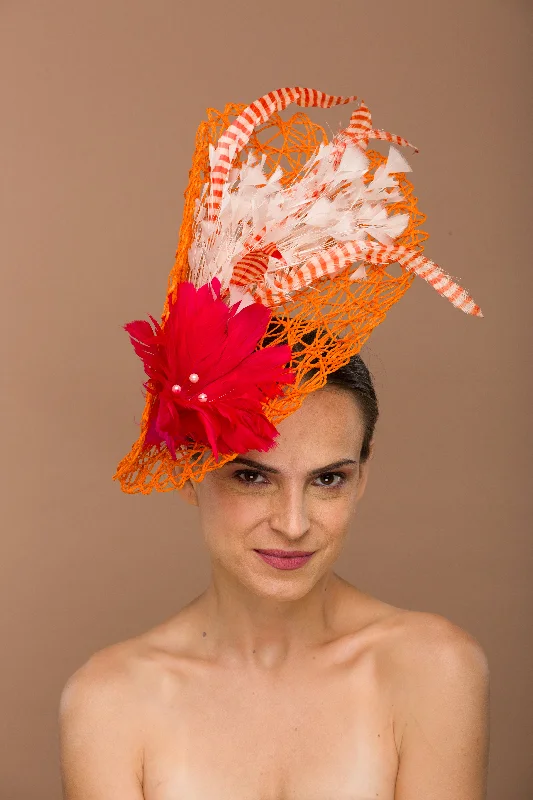 Affordable felt hat with simple chic look -Rose Fascinator Derby Day (Calytrix)