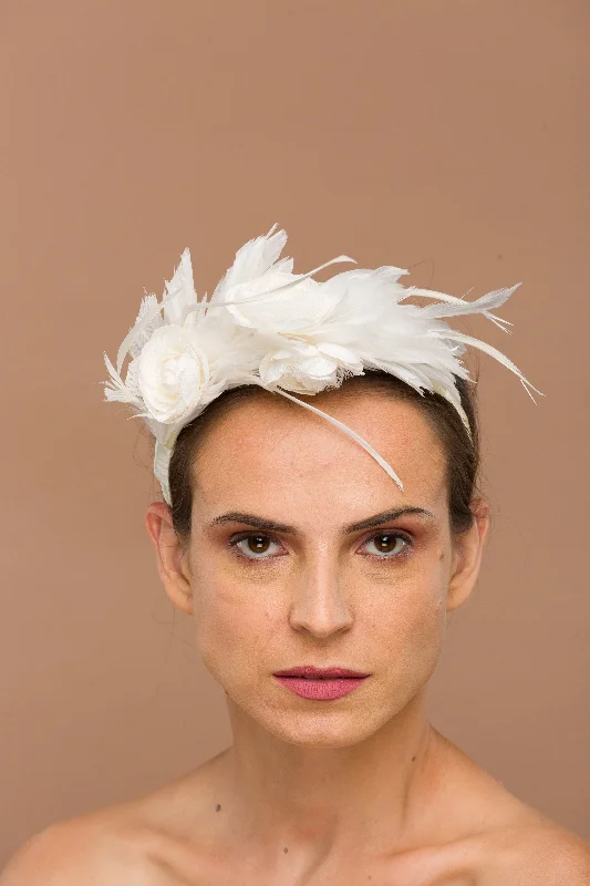 Elegant wool felt hat for dressy occasions -Mary- Versatile white headband with white feathers and cream abaca fiber flowers