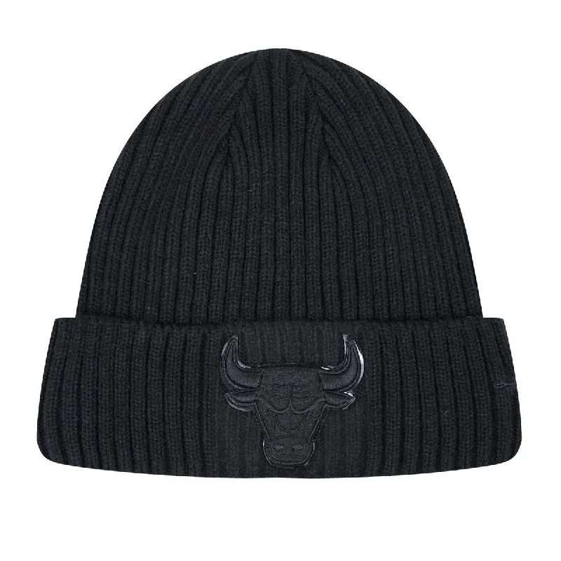 Classic navy cap for timeless wardrobe staple -NBA CHICAGO BULLS UNISEX CLASSIC 3BK BEANIE (TRIPLE BLACK)