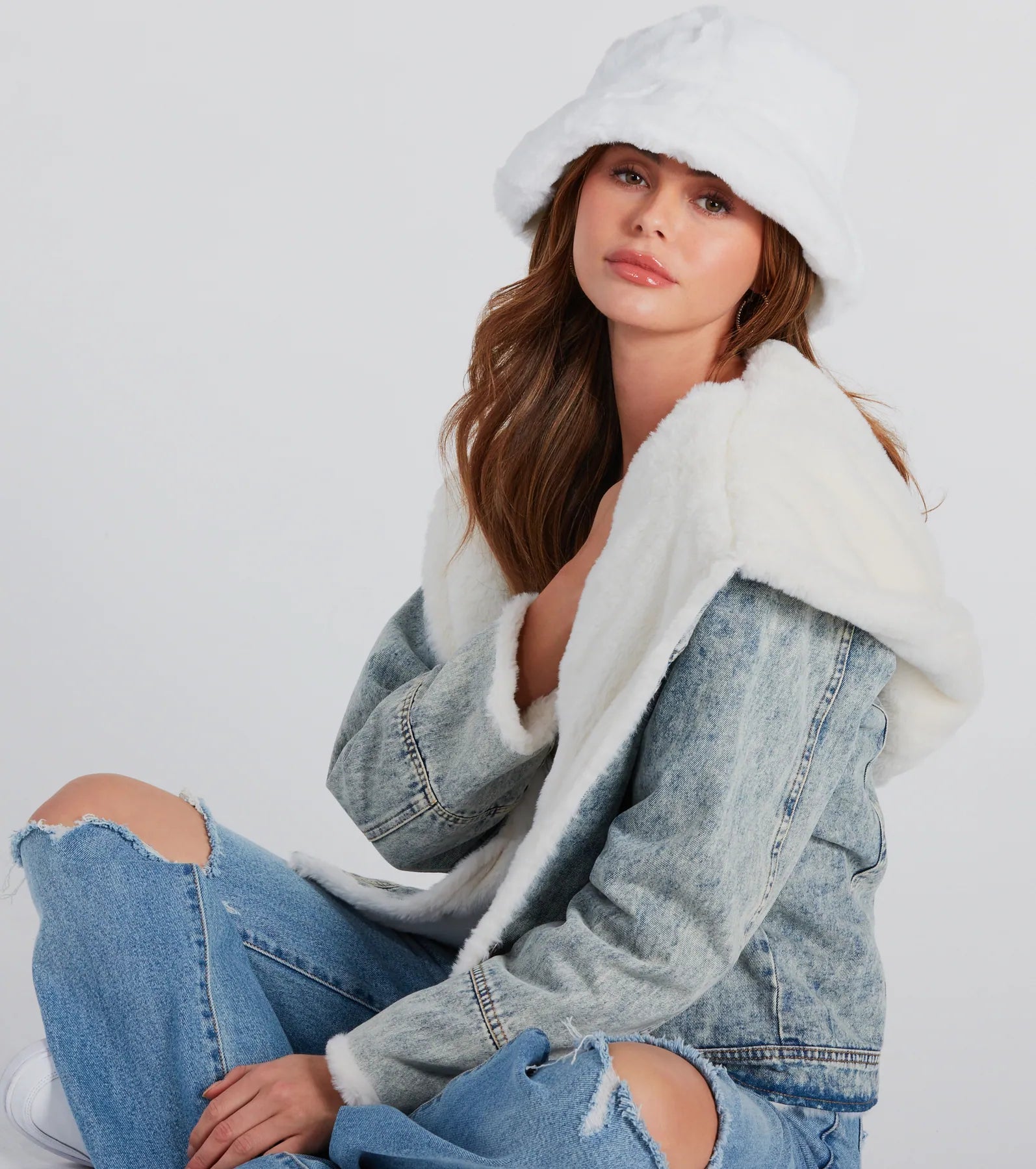 Appliquéd Bucket Hat for Creativity -Cozy Weather Faux Fur Bucket Hat